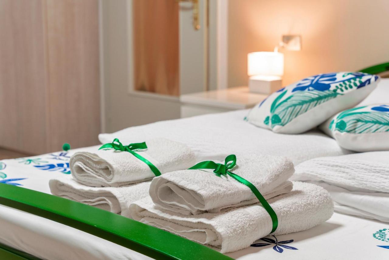Iseo Portelle Holiday With Private Parking And Bike Storage 외부 사진