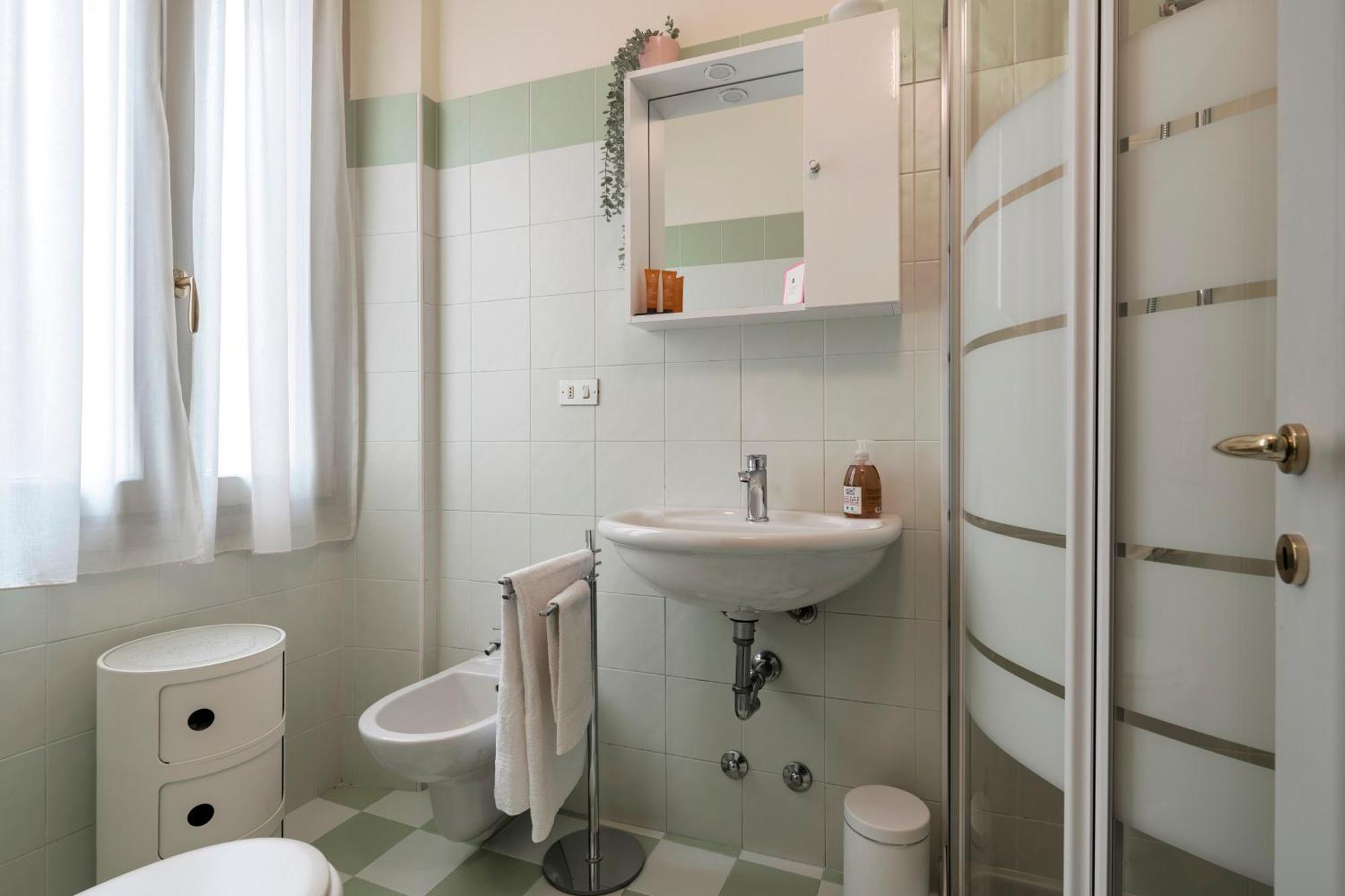 Iseo Portelle Holiday With Private Parking And Bike Storage 외부 사진